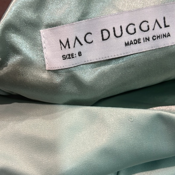 Mac Duggal Embellished One Shoulder Asymmetrical Gown Size 8 NWOT - Picture 5 of 6